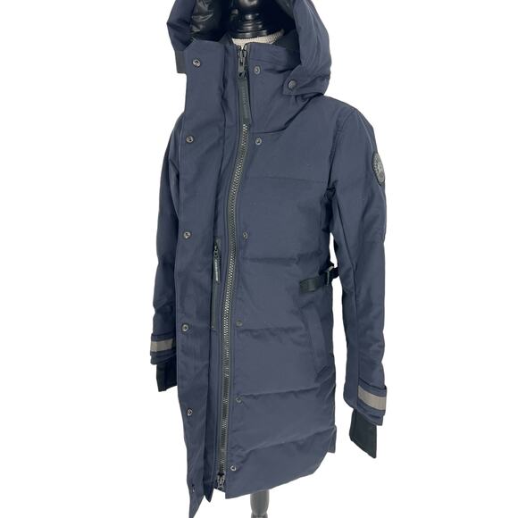 Canada Goose Bennett Parka in Navy & Black - Picture 6 of 16